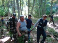 Заблудившегося в лесу мужчину нашли спасатели